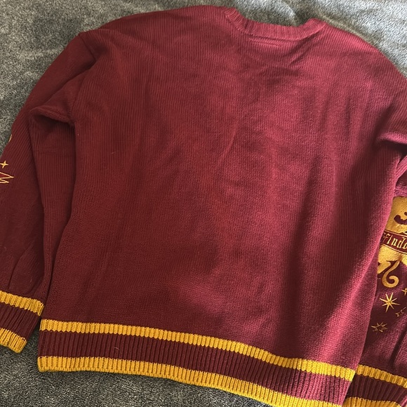 Harry Potter Gryffindor Cardigan Sweater - Picture 6 of 6